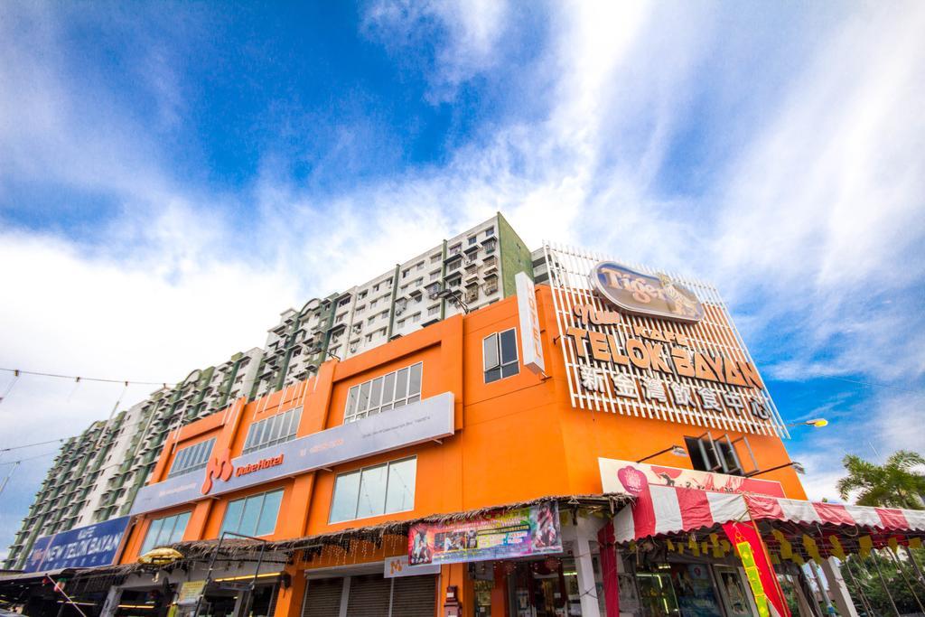 M Qube Hotel Sungai Dua Bukit Exterior photo