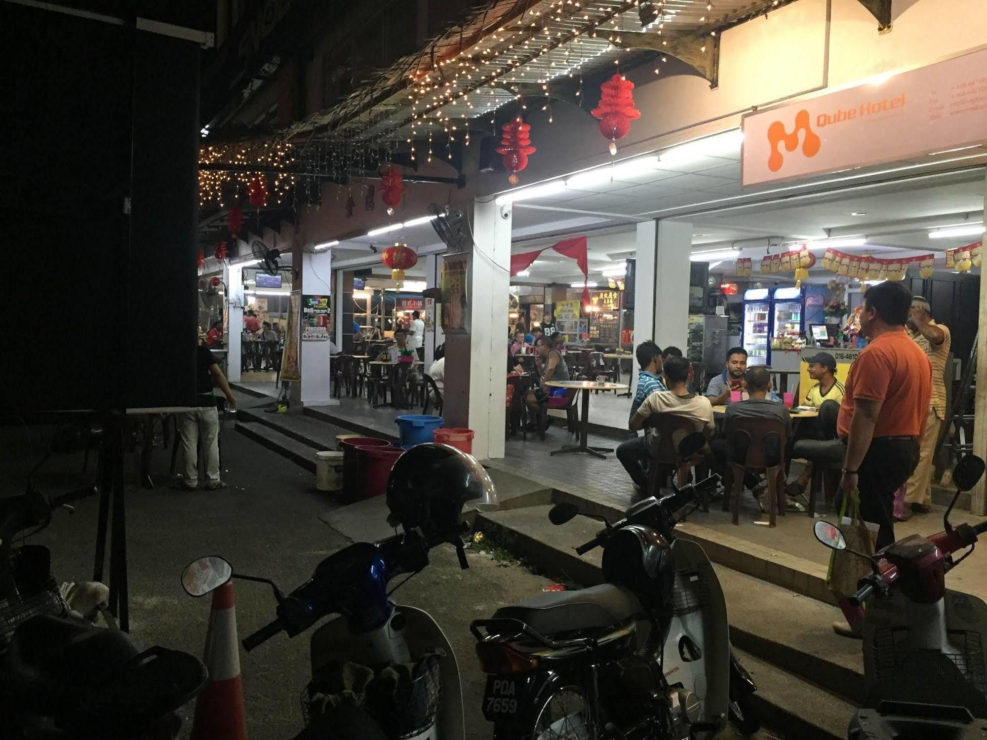 M Qube Hotel Sungai Dua Bukit Exterior photo